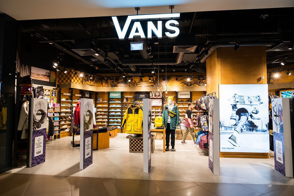 statistieken Veranderlijk zag How Vans Transformed its Visual Merchandising with 'Digital-First'  Processes - Retail TouchPoints