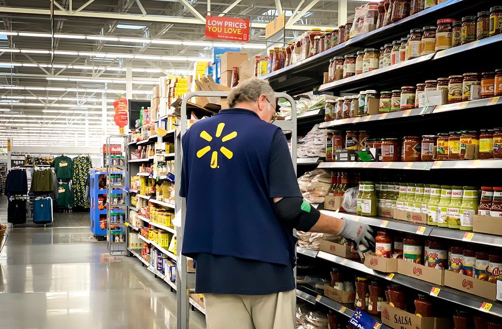 Total 98+ imagen how much does walmart pay an hour Viaterra.mx