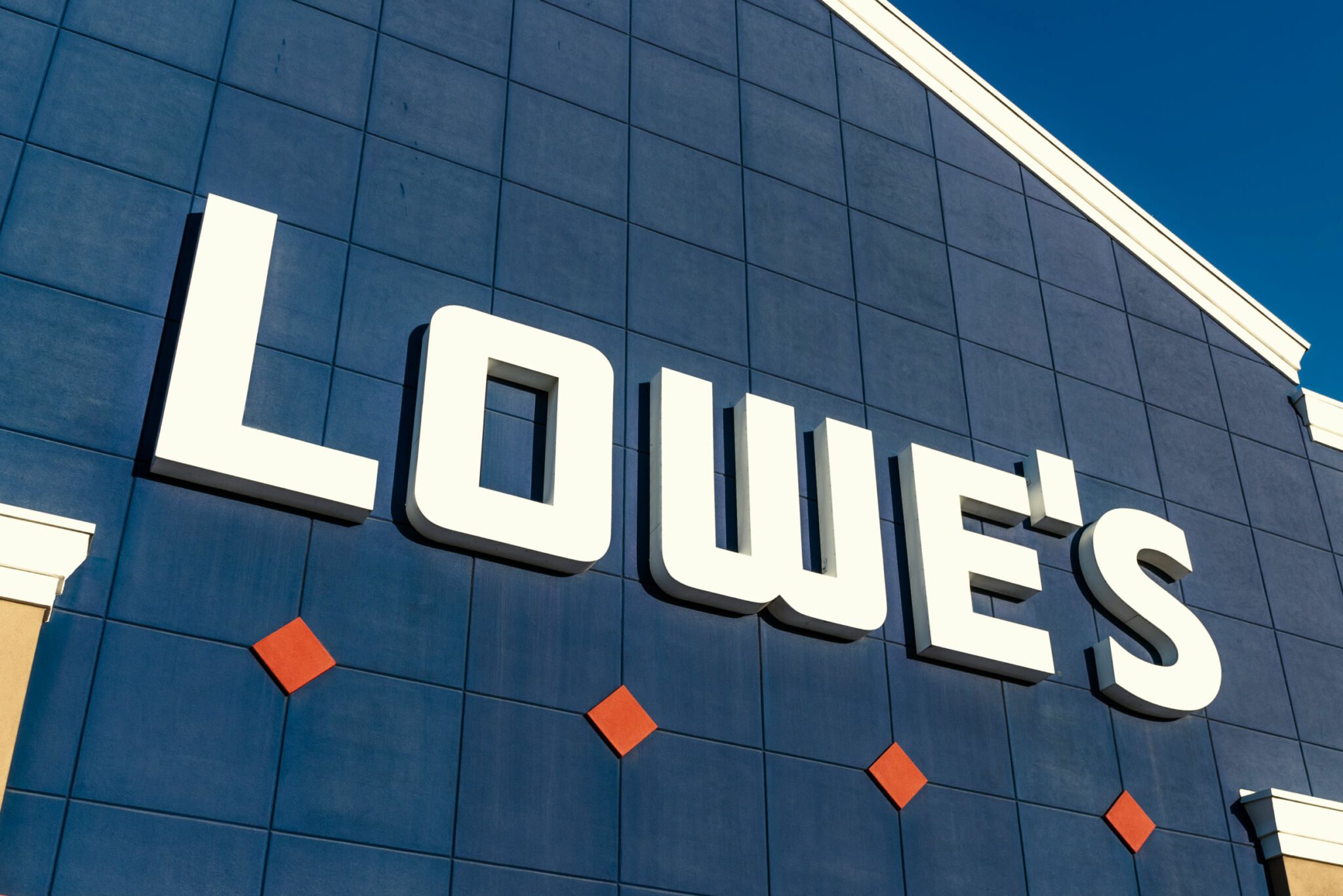 Lowe’s, Target Begin Metering Customer Traffic To Assist With Social