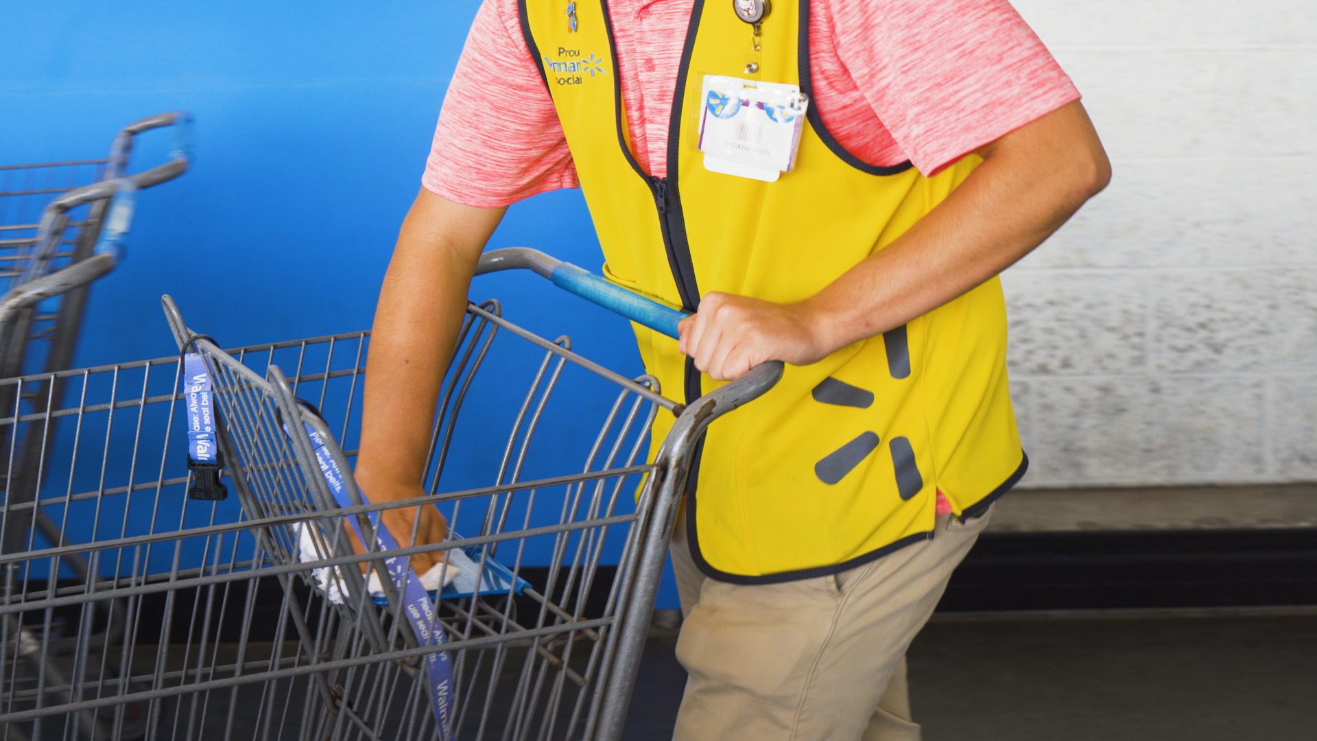 Walmart To Hire 20,000 Seasonal Employees To Prepare For A Digital