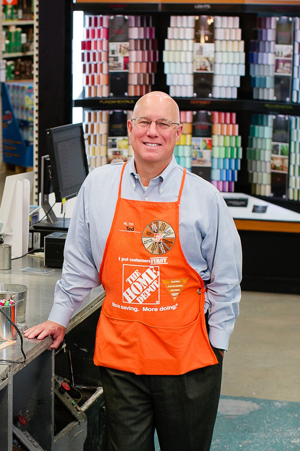 the-home-depot-promotes-insider-to-president-and-coo-retail-touchpoints