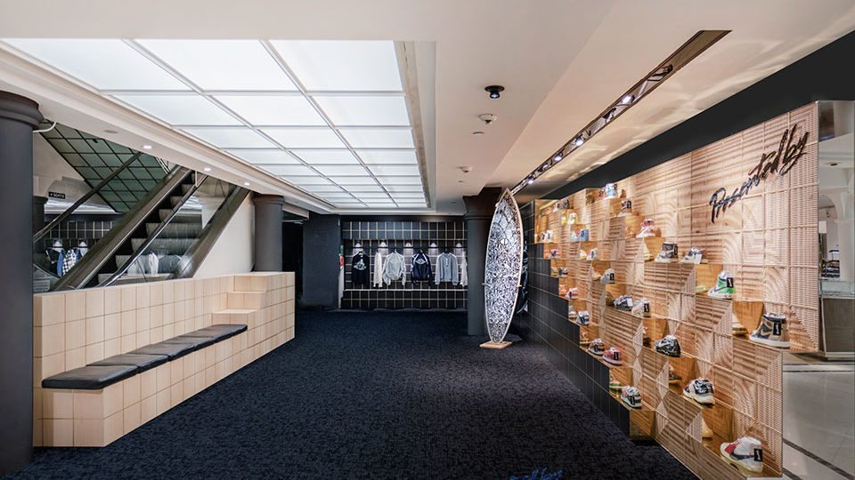 Barcelona-based design firm External Reference has unveiled the new Presentedby store at Le Bon Marché Rive Gauche, the first project of the studio in Paris. Presentedby is a premium consignment store for luxury sneaker and streetwear-enthusiasts.