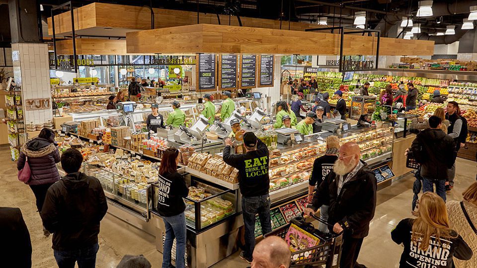 With 12,000 sq. ft. of retail space, the market emphasizes local producers and vendors that have been handpicked by store associates. An additional 8,000 sq. ft. of prep space includes a kitchen on the premises for making a wide selection of prepared foods and scratch-baked creations with Brothers Marketplace’s own recipes.