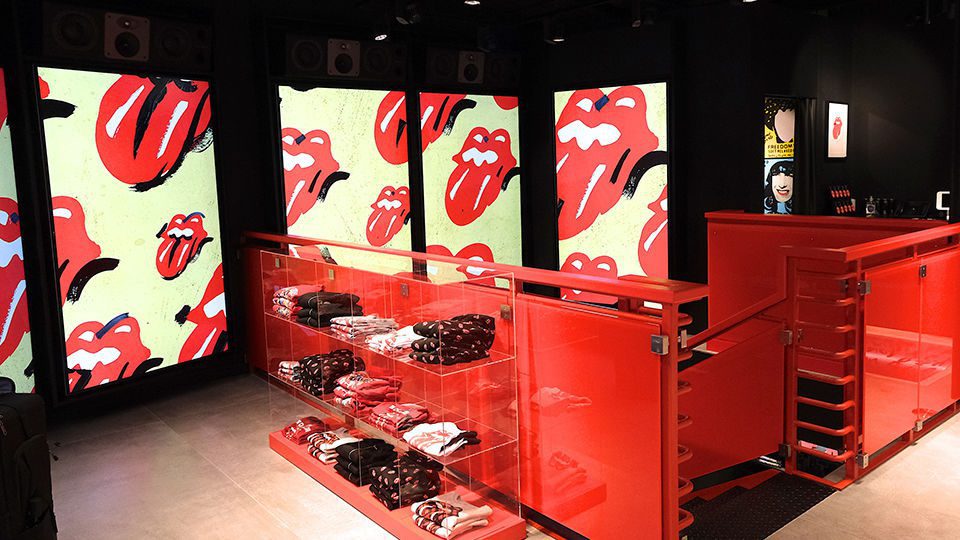 Jointly curated by the Rolling Stones and Bravado, the shop fit follows the brand colors of red and black.