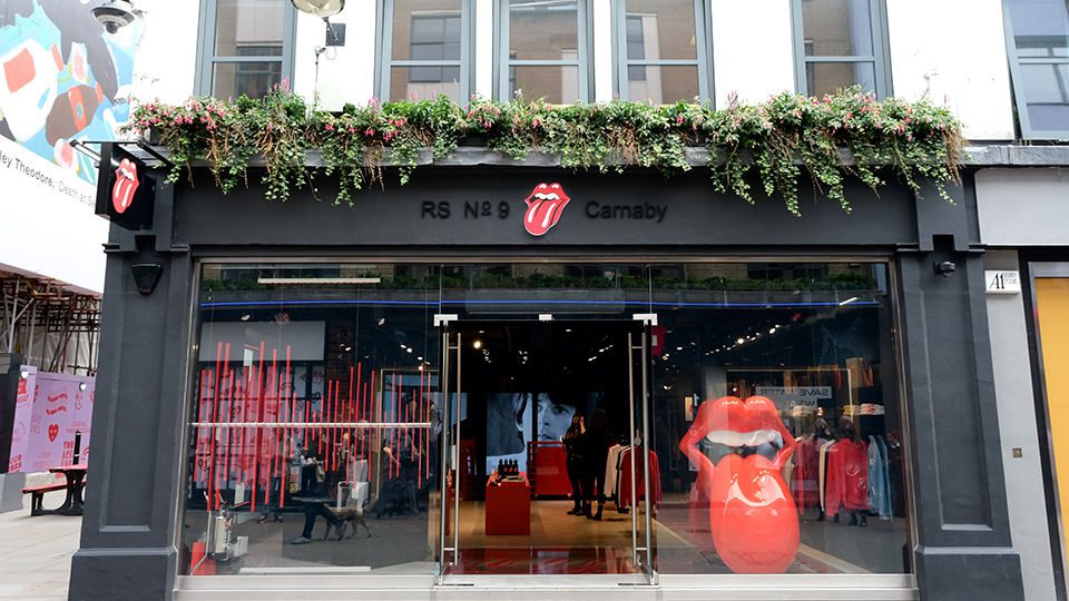 Legendary rock band The Rolling Stones opened its world-first flagship store, RS No. 9 Carnaby at 9 Carnaby Street in London’s Soho. The new store, created in partnership with Bravado, Universal Music Group’s merchandise and brand management company, features all of the hallmarks of the iconic band and includes exclusive new fashion label “RS No. 9 Carnaby.”