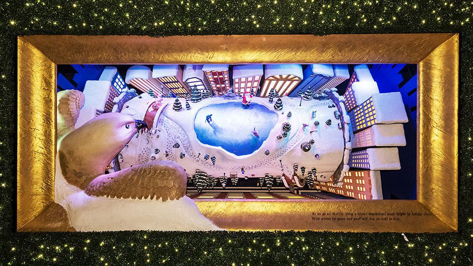 The first-place Macy’s Herald Square windows featured the theme, “The Perfect Gift Brings People Together.” Scenes include a bird’s-eye view of a classic winter in New York, including ice skating in the park.