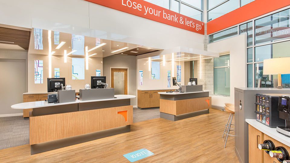 Teller pods create a retail environment that still operates like a traditional teller line. A digital canopy overlays the branded teller pods, which also acts as a natural way finder in the lobby.