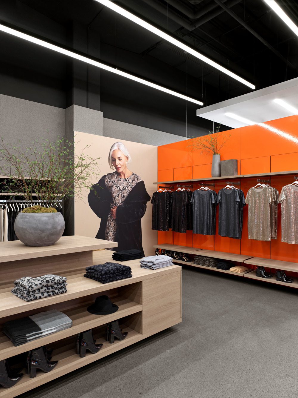 Bold Colors and Shapes Define the New Joe Fresh Flagship in Toronto, slide 4