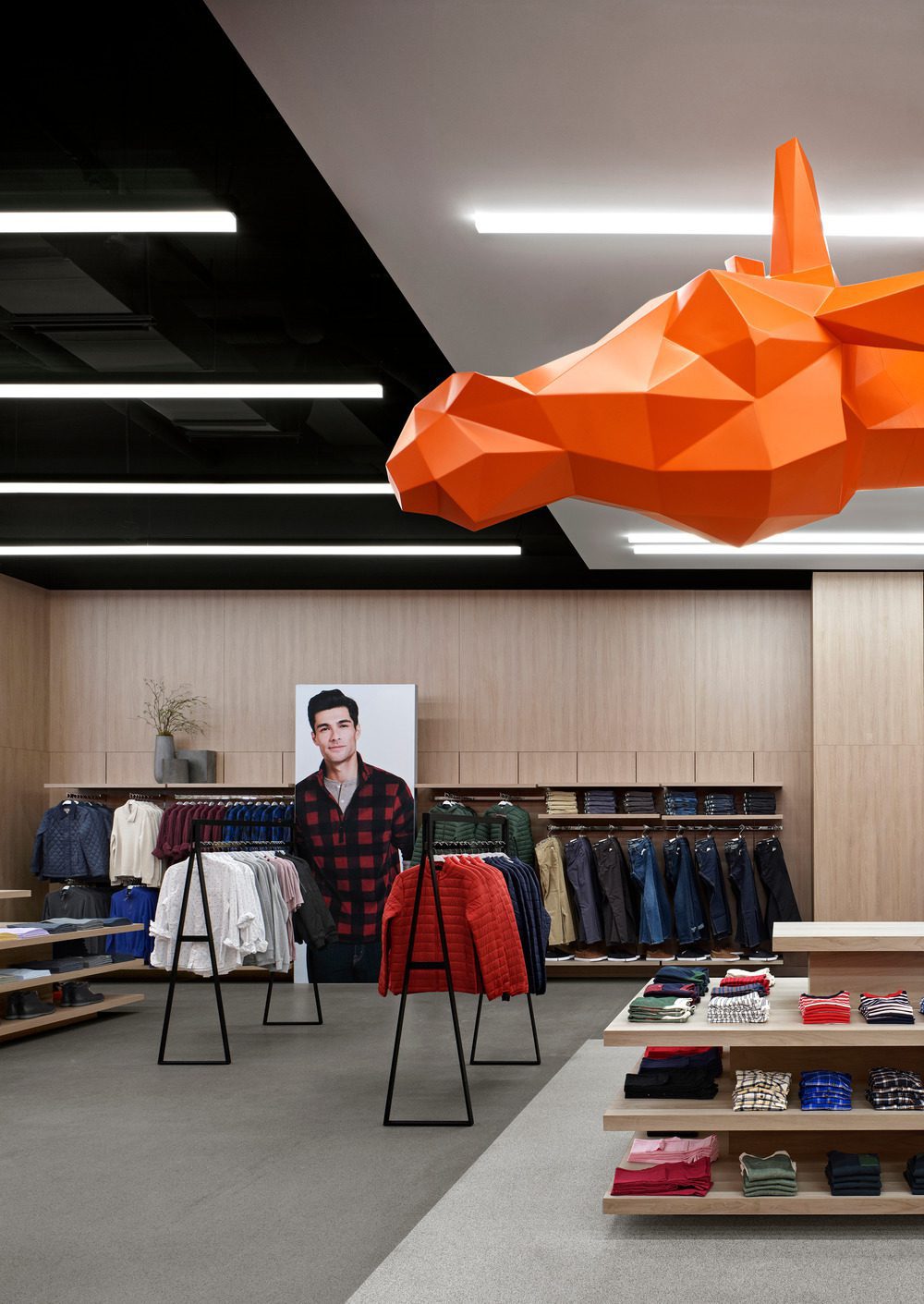 Bold Colors and Shapes Define the New Joe Fresh Flagship in Toronto, slide 6