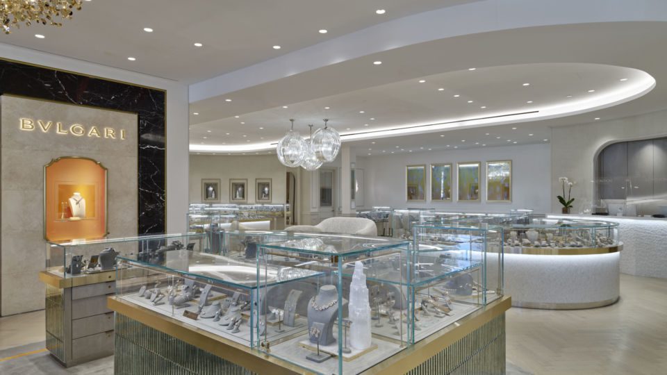 This reimagined London Jewelers location offers a balance between family-owned character and sophisticated elegance.