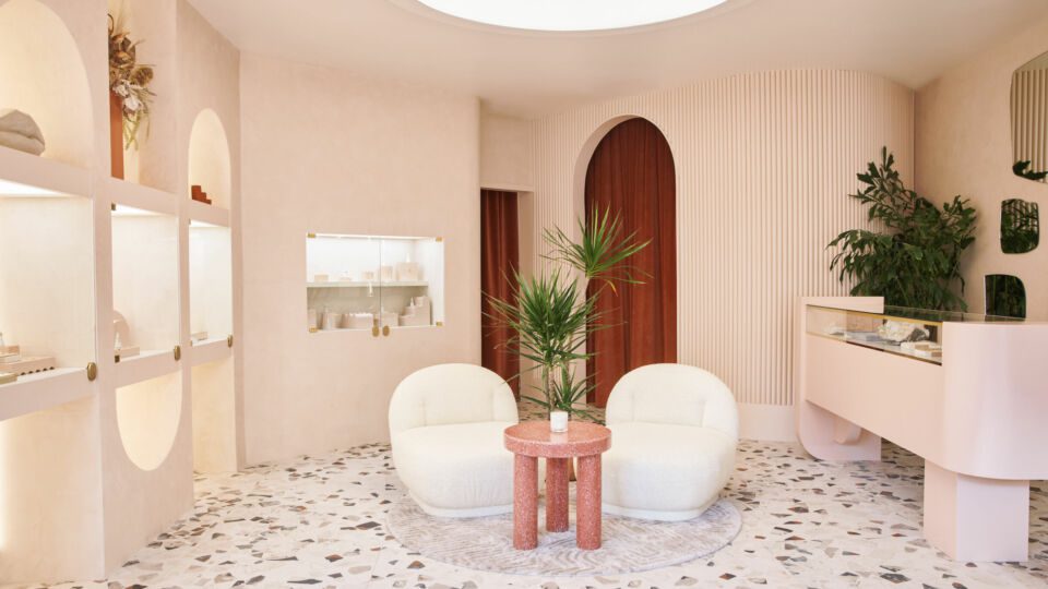 Combining unique lighting techniques and terrazzo floors, the new Marrow flagship offers an elevated and fresh approach to the fine jewelry retail experience.