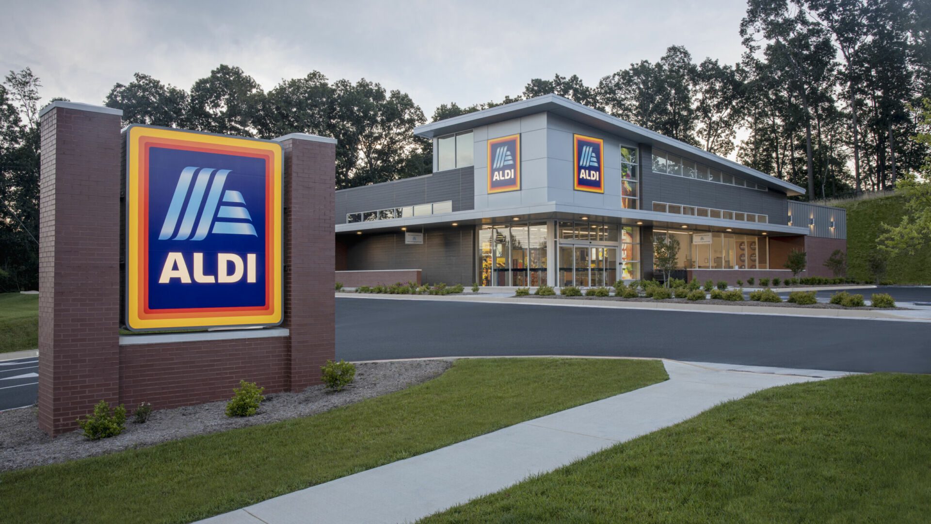 Aldi Continues CoasttoCoast Expansion with 100 New Stores, 500 More