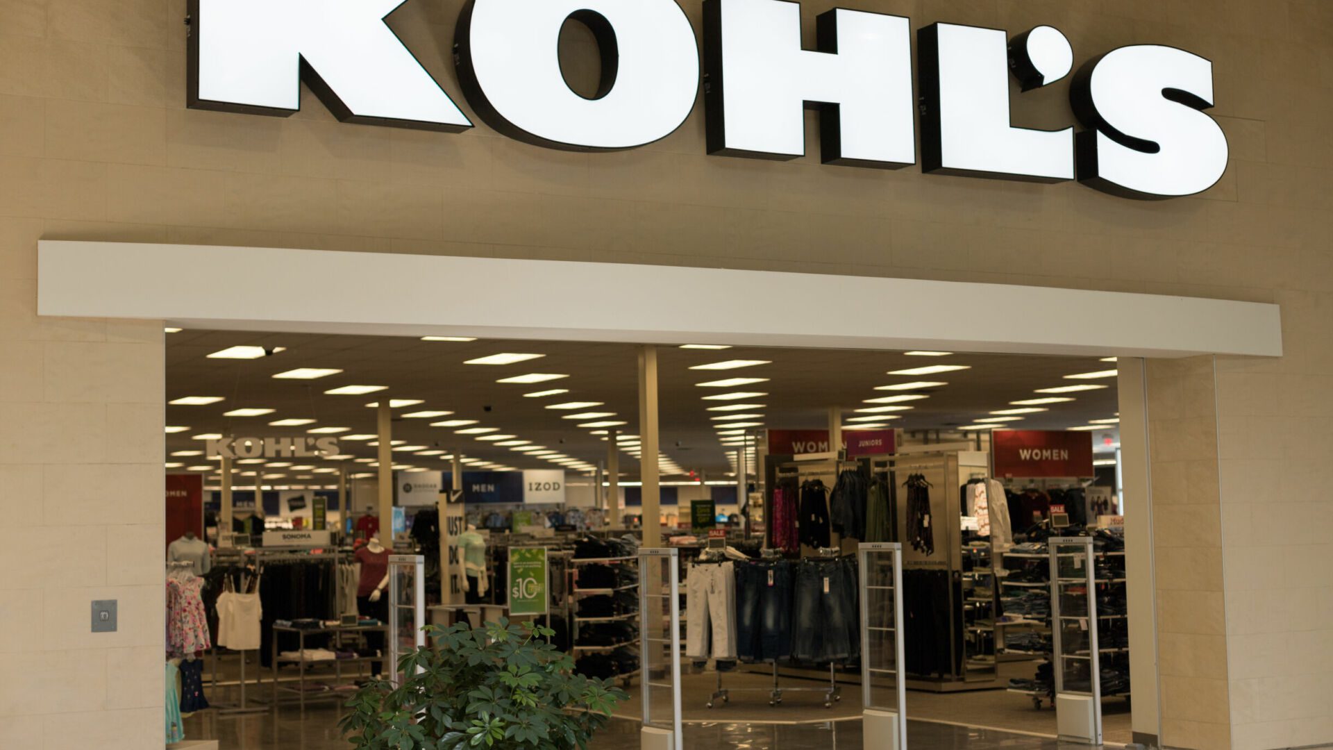 Kohl’s Bolsters Activewear Lineup with New Eddie Bauer Partnership