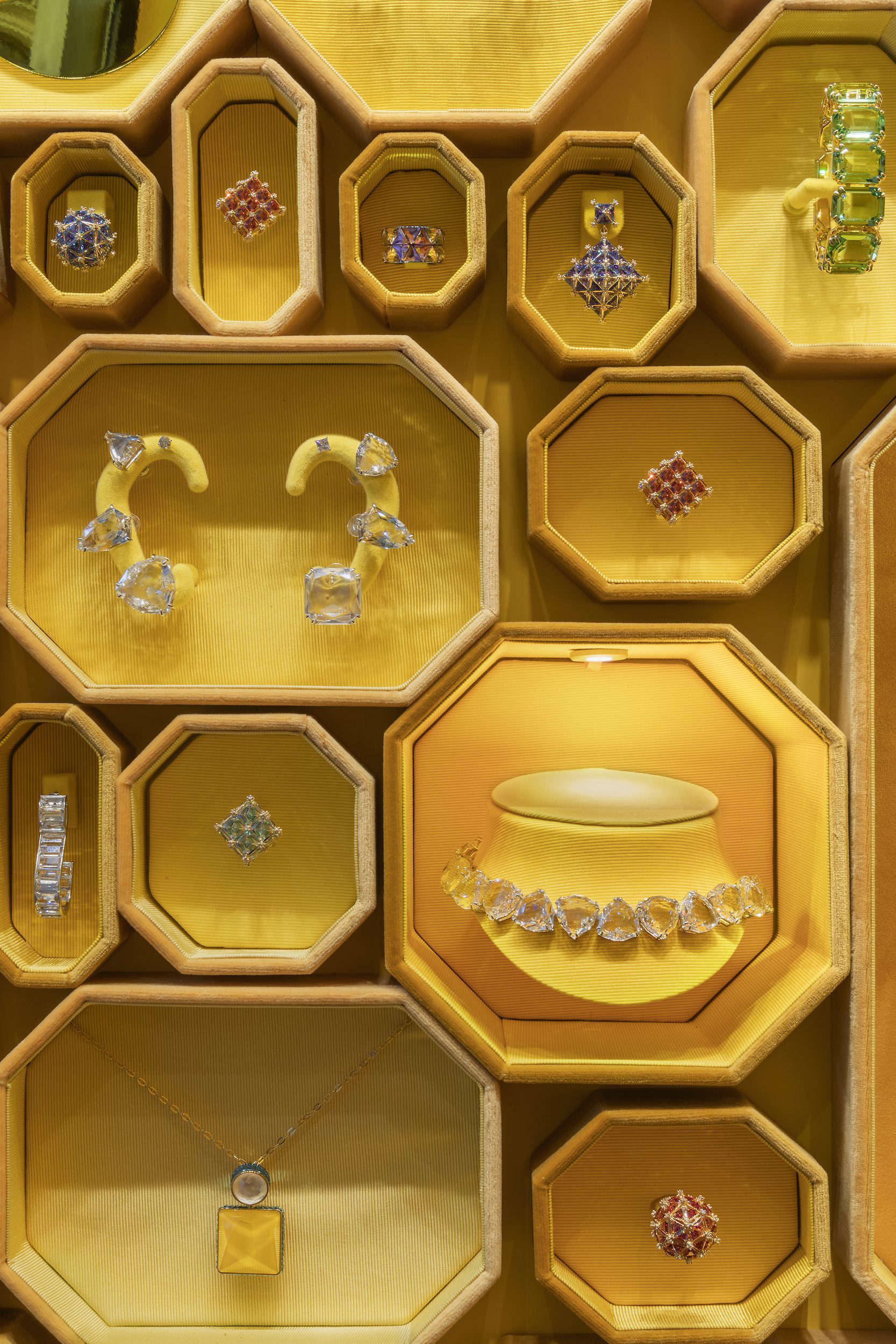 Swarovski Unveils New ‘Instant Wonder’ Stores and Brand Identity, slide 5