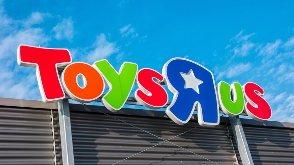 Toys ‘R’ Us to Return in 2022 With 400 Shops Inside Macy’s Stores