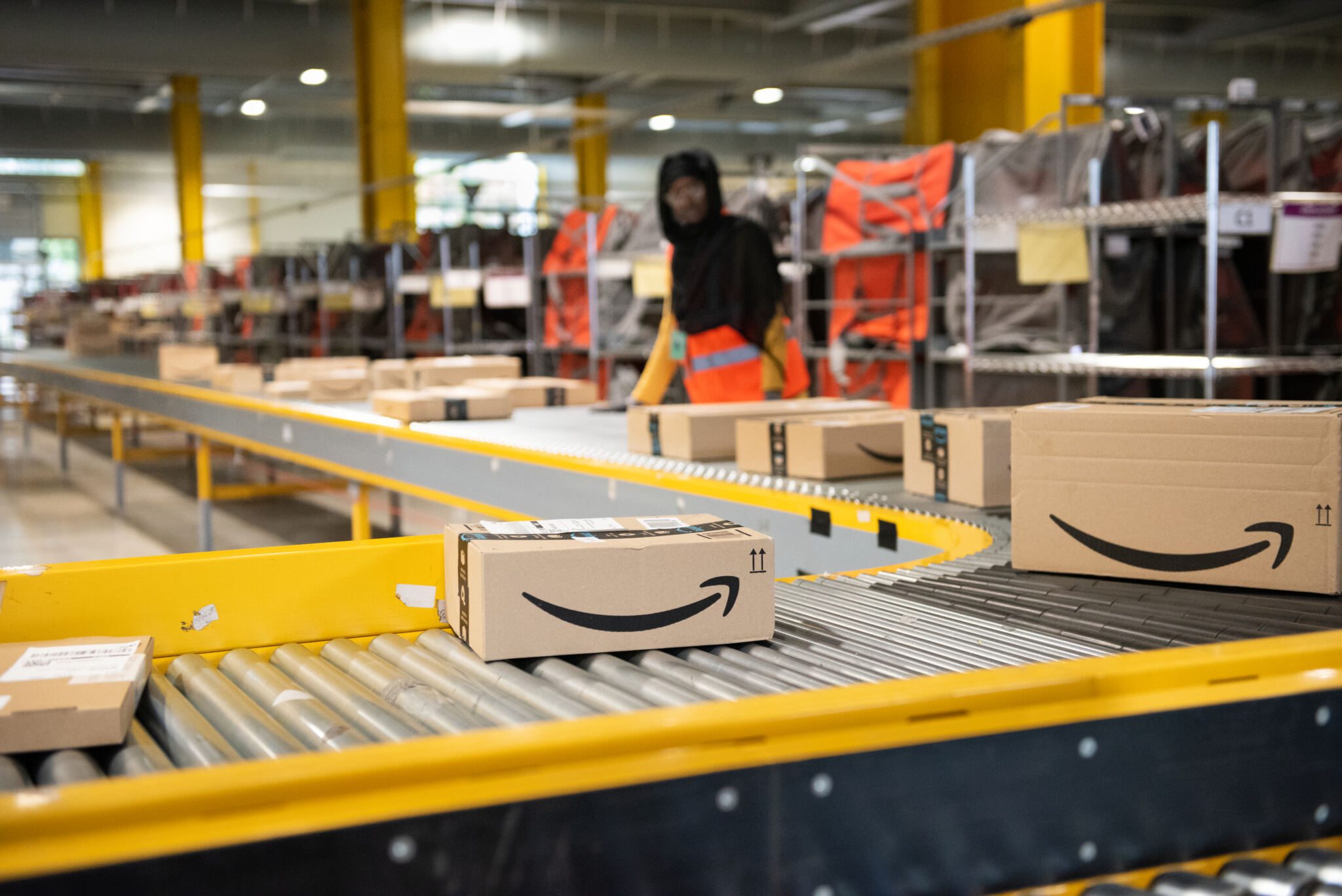 Amid Worker Shortage, Amazon to Add 75,000 New Fulfillment Jobs in