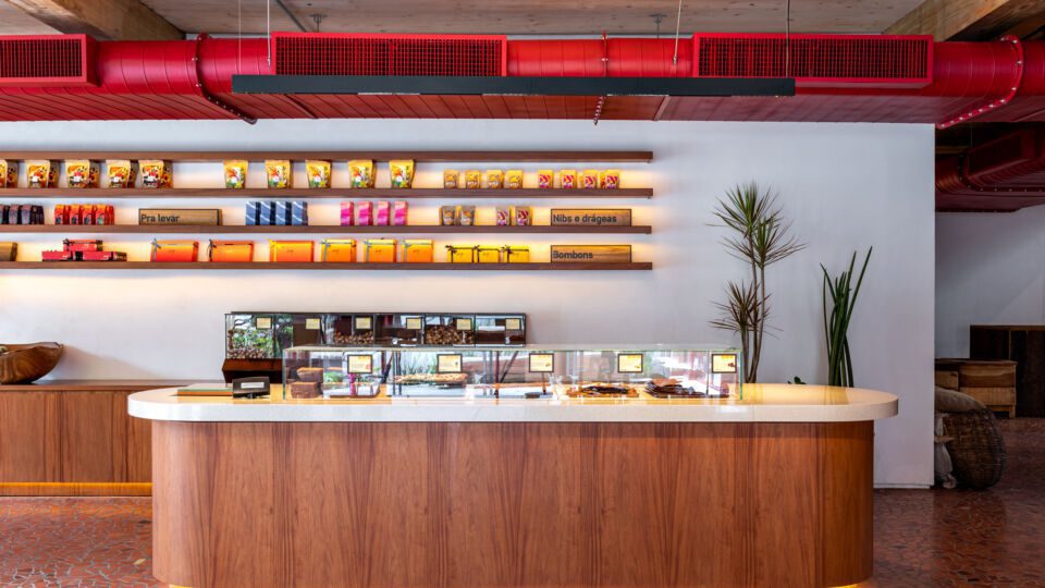 The project was built with engineered wood CLT (Cross Laminated Timber) — certified wood panels that, after factory production, are ready for construction on-site.