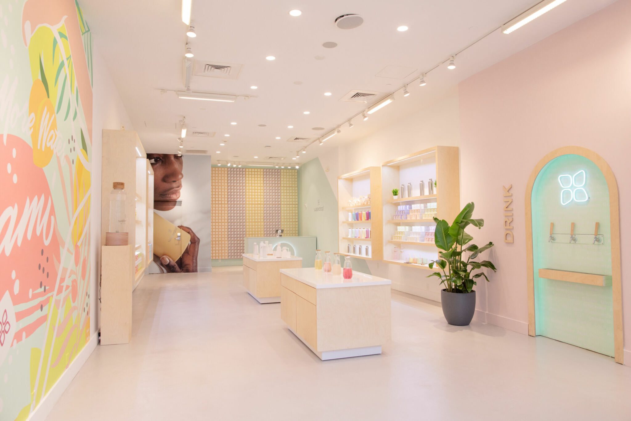 Waterdrop Opens First U.S. Retail Flagship in Miami Beach, slide 1