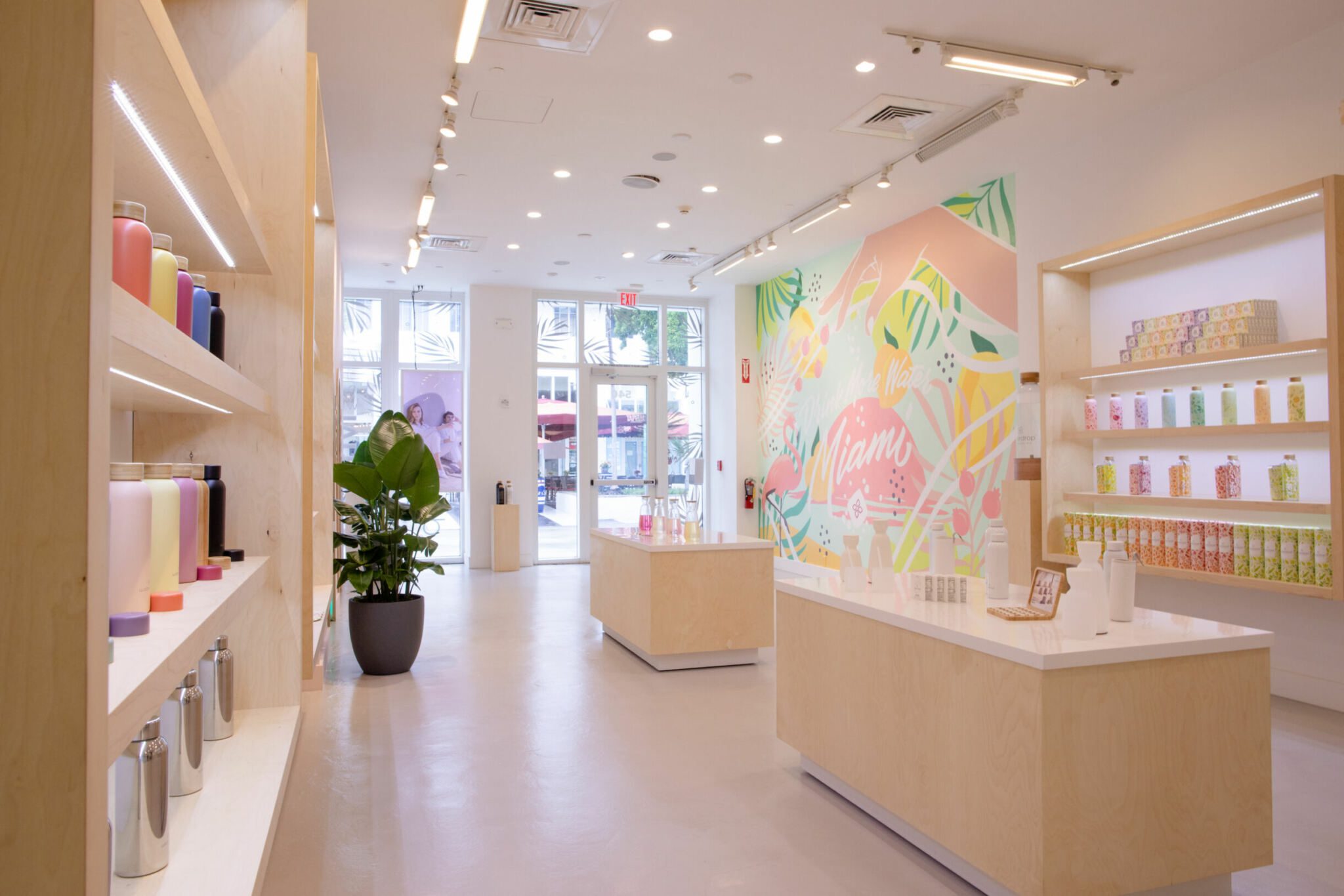 Waterdrop Opens First U.S. Retail Flagship in Miami Beach, slide 2