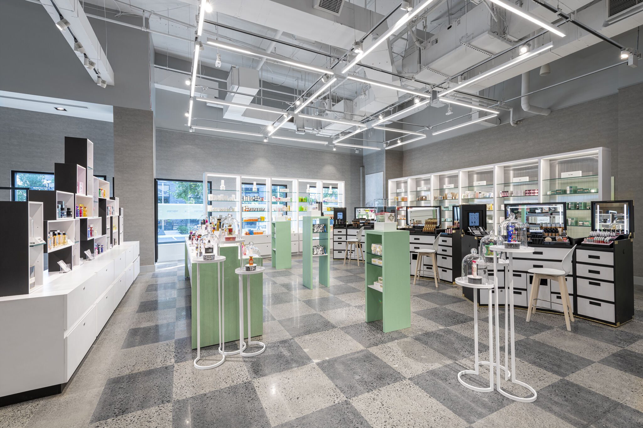 A Look Inside the First Bloomie’s Small-Format Store, slide 9