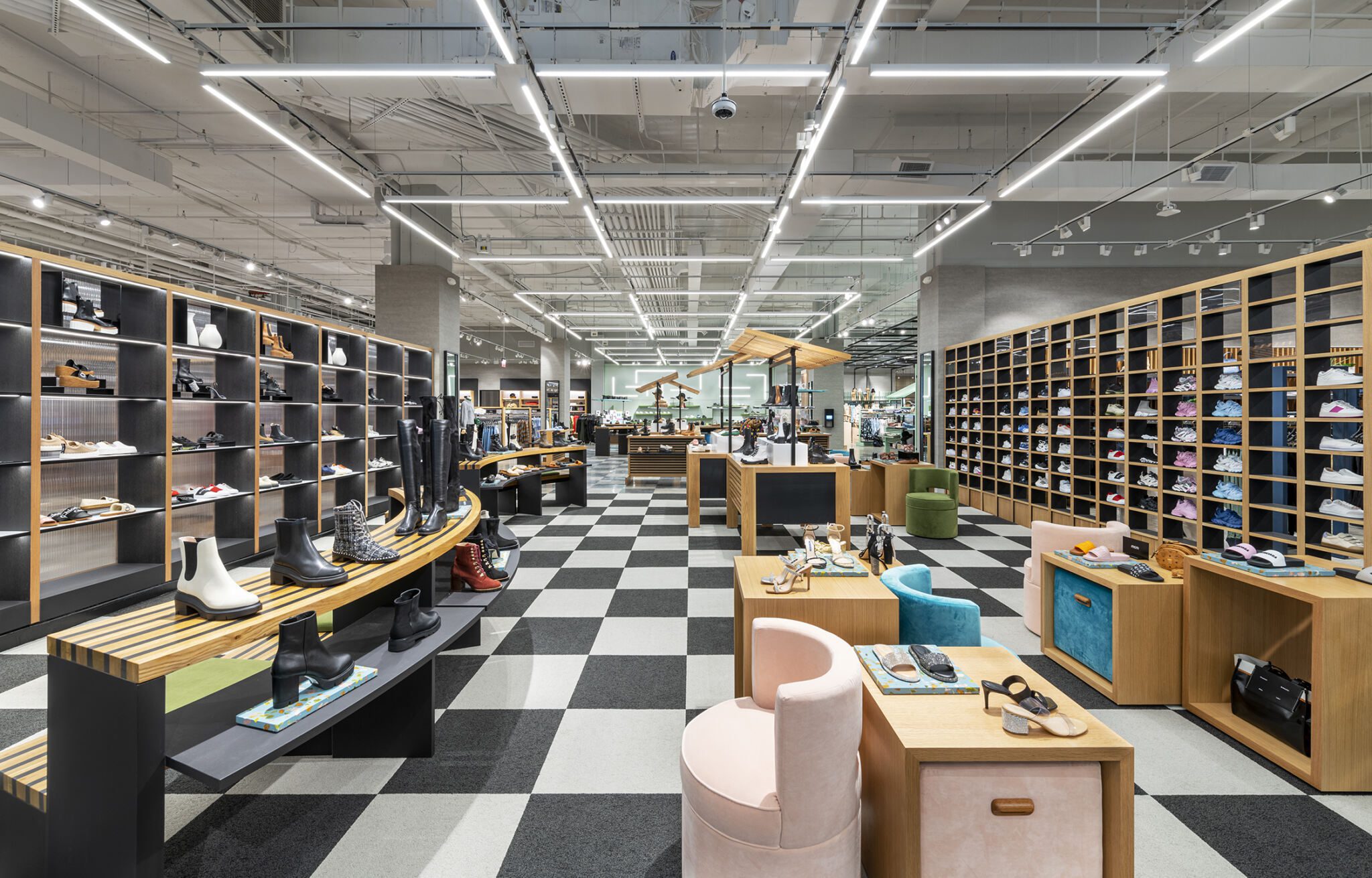 A Look Inside the First Bloomie’s Small-Format Store, slide 2