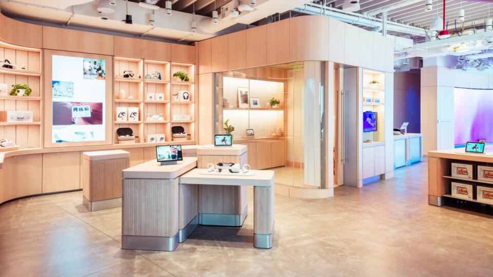 New Meta Brick-and-Mortar Offers Shoppers Intro to Metaverse