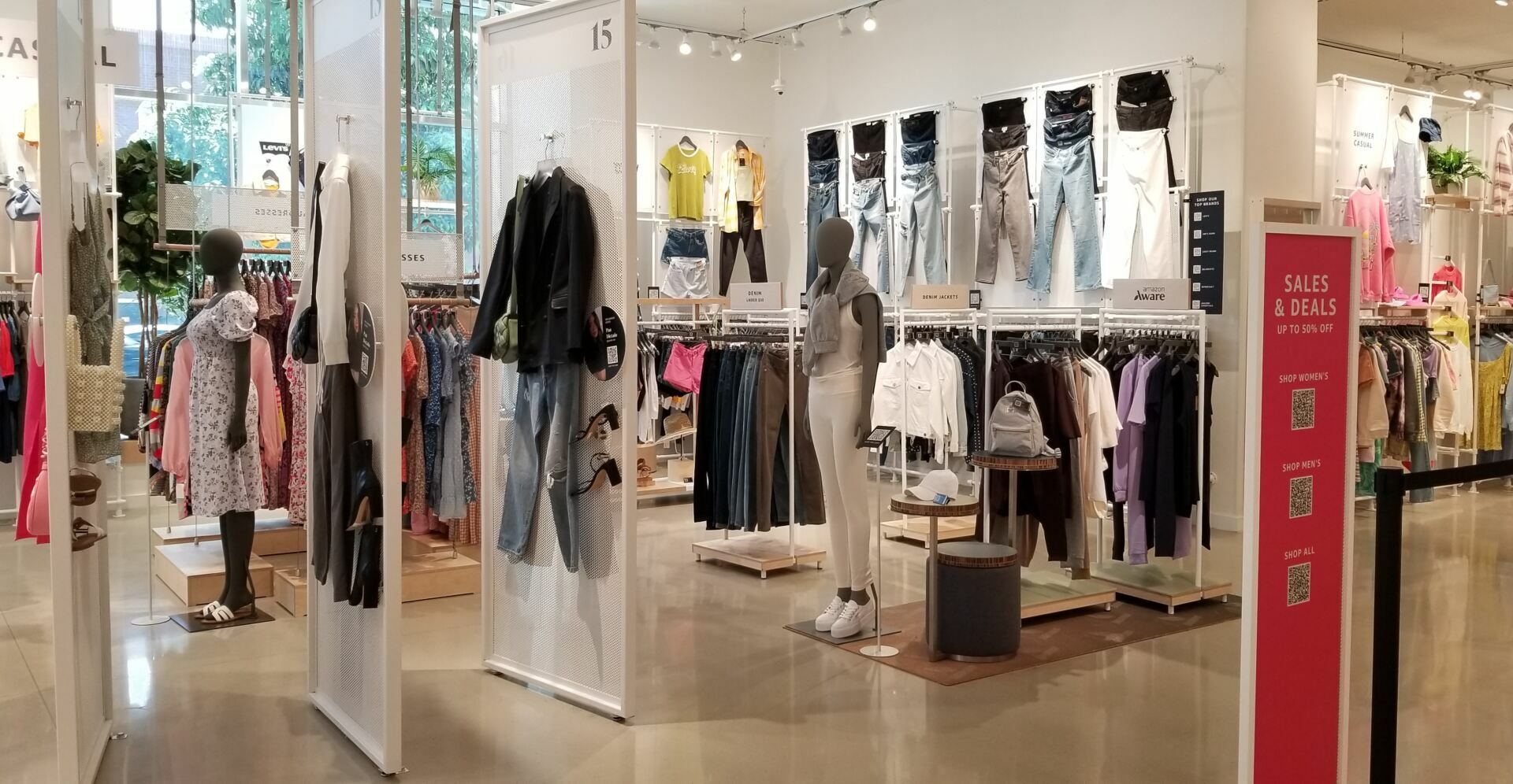 Amazon Style’s Digitally Powered Brick-and-Mortar Experience Blends ...