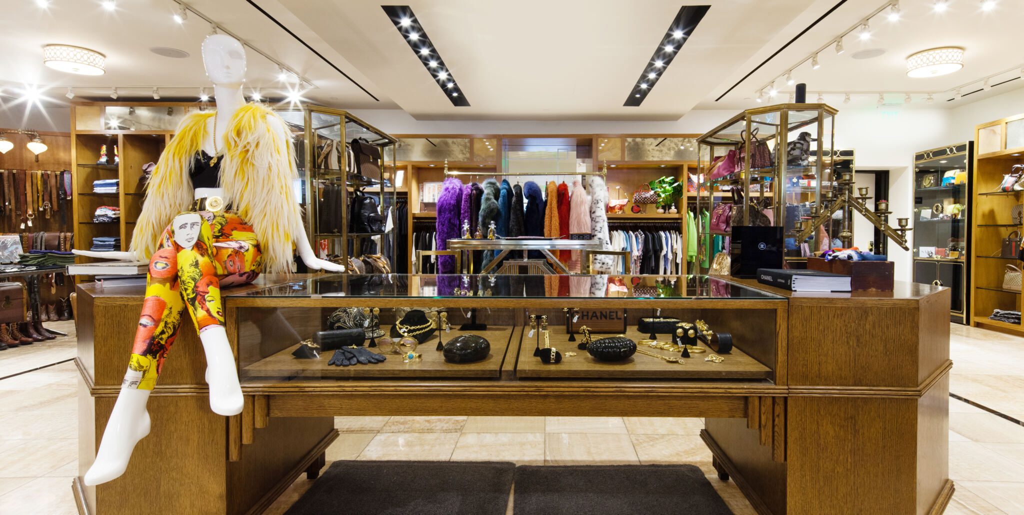 At What Goes Around Comes Around, Store Designs Reflect Founders' Passion  for Luxury Vintage Resale - Retail TouchPoints