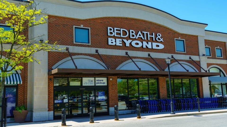 Bed Bath & Beyond CEO Exits as Q1 Sales Drop 25%