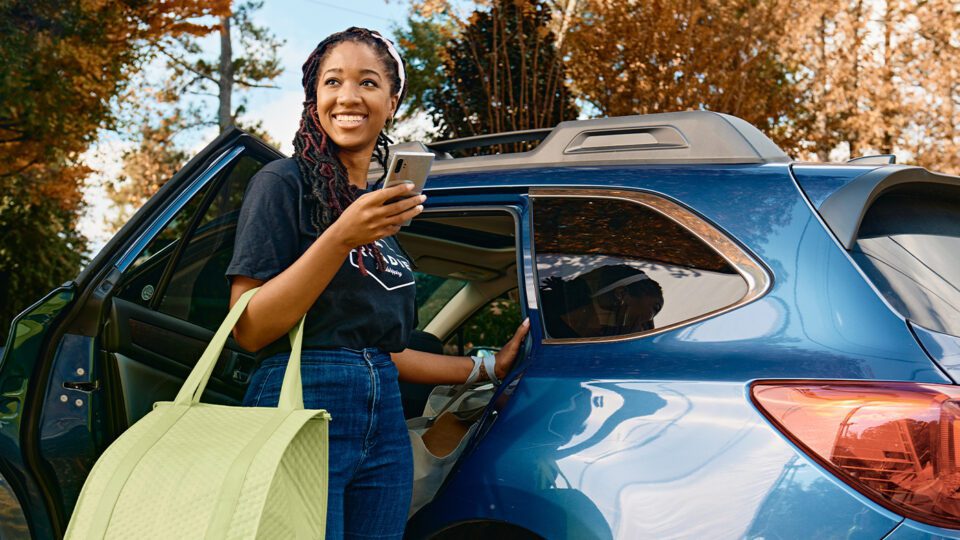 Both Fanatics and Sephora have new hyperlocal delivery options.