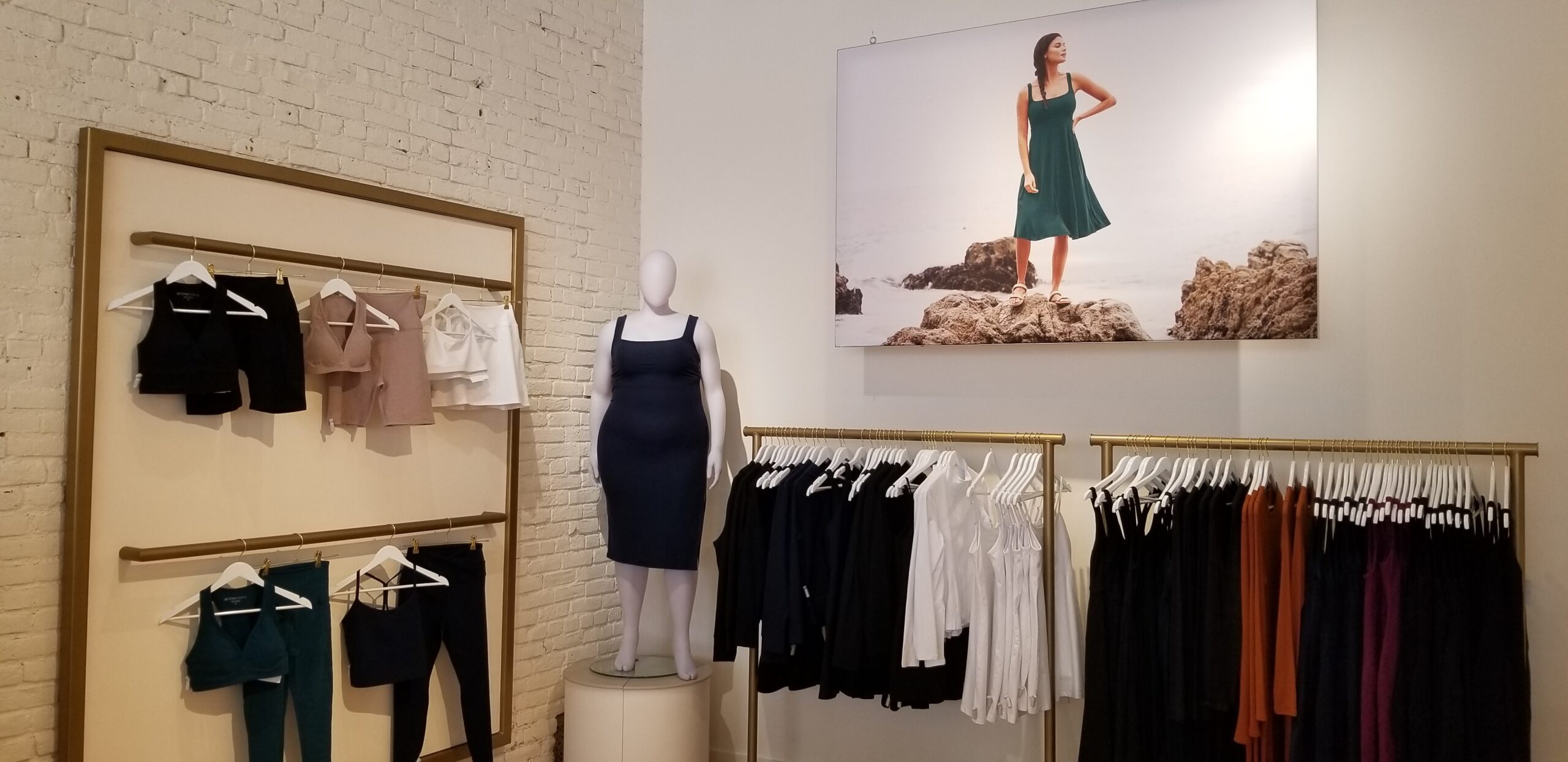 Beyond Yoga Stresses Relaxed Comfort for Brick-and-Mortar Debut's Design -  Retail TouchPoints