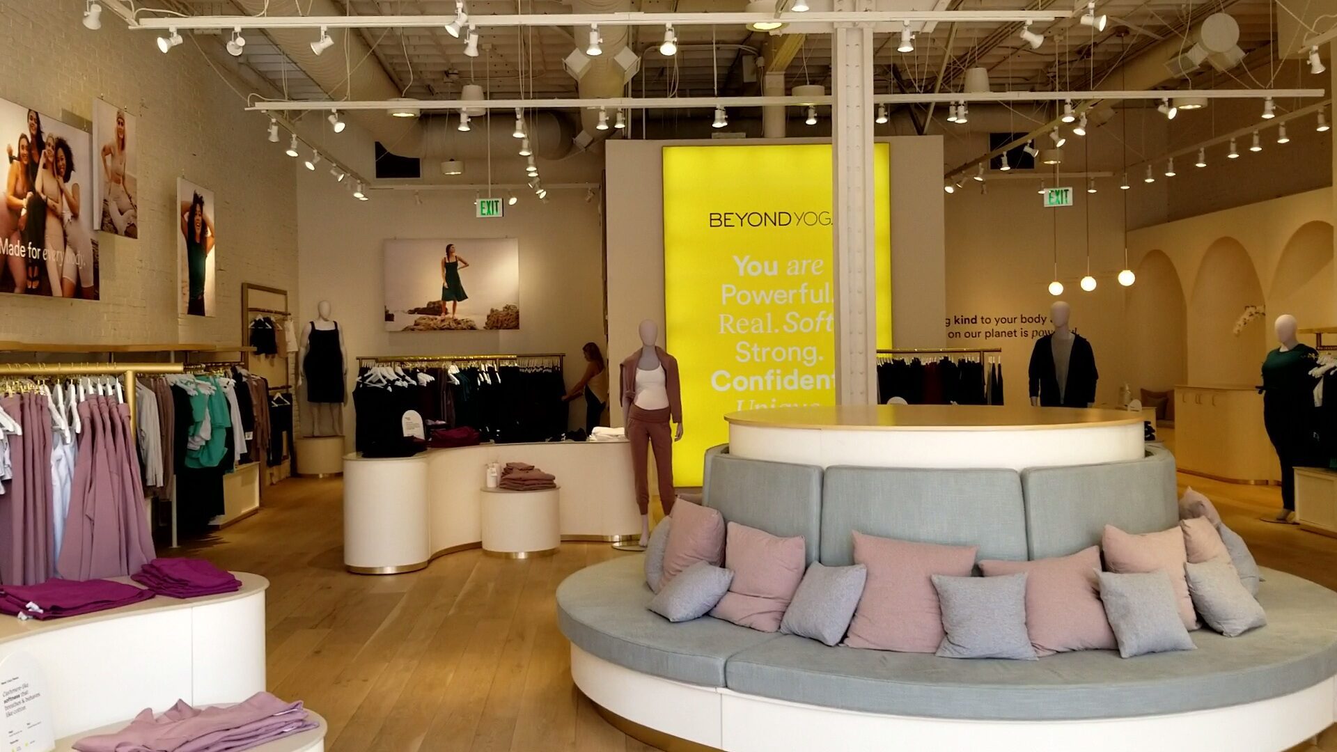 Women-led Beyond Yoga Simplifies the Store Journey with Comfort for Brick-and-Mortar Debut