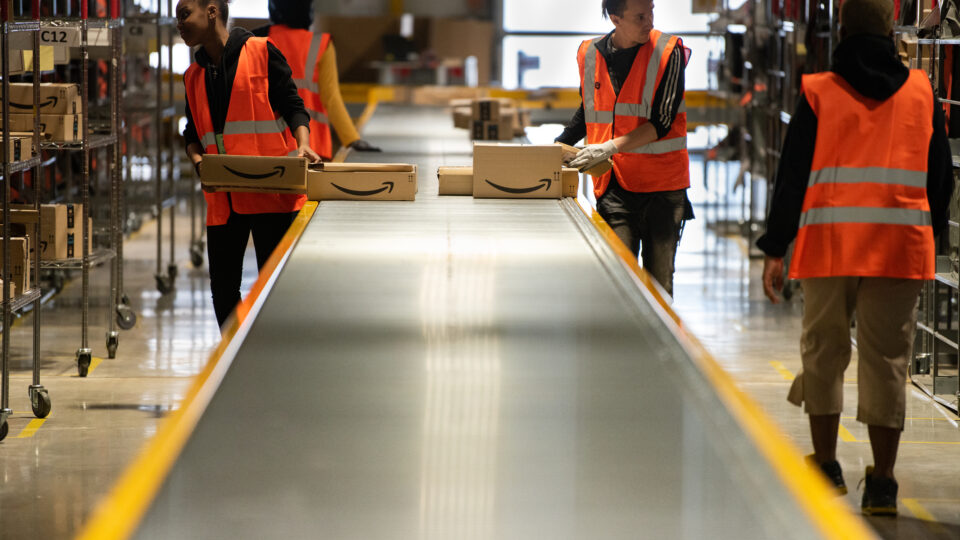 Amazon plans to hire 150,000 more works for the holidays.