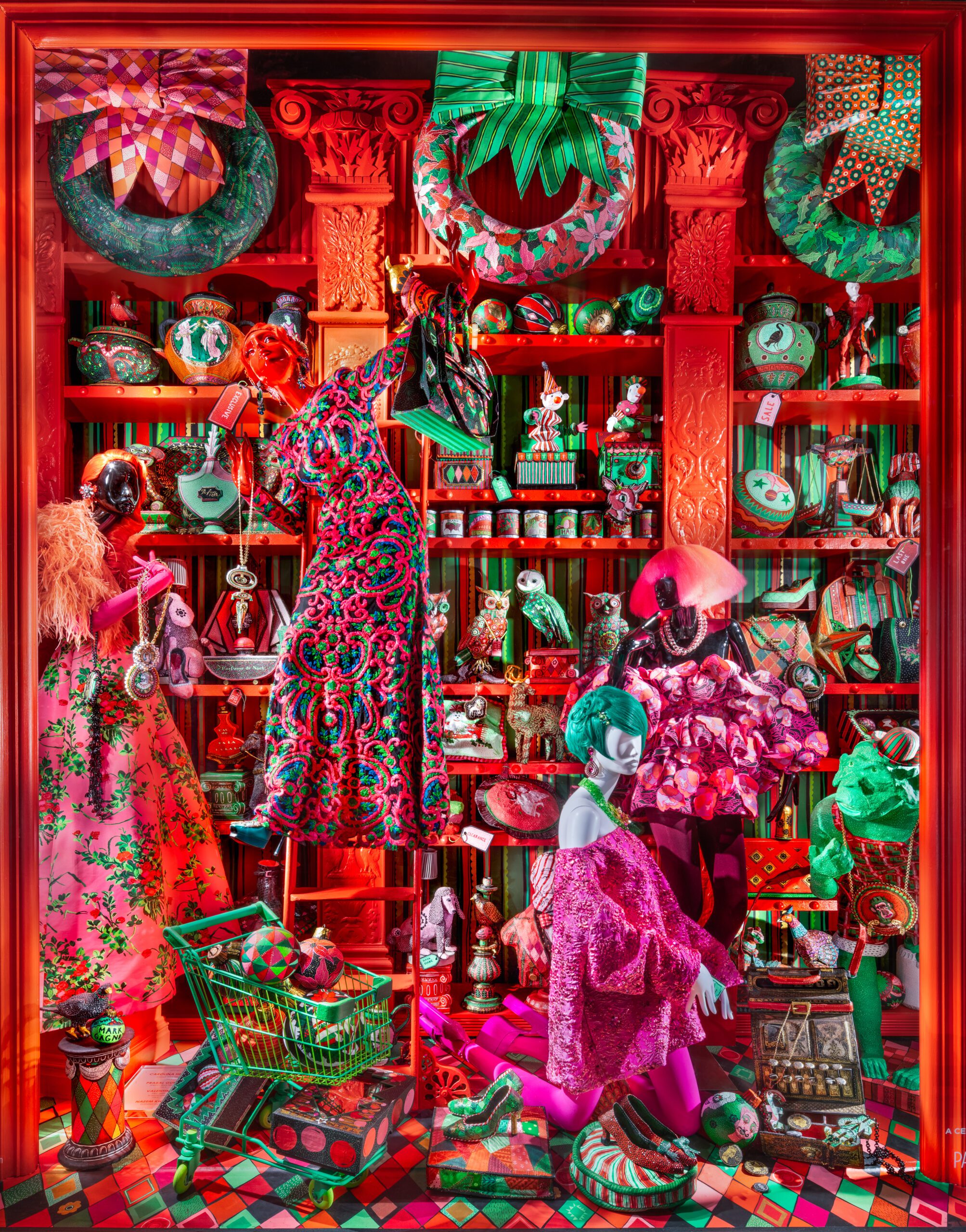 Christmas 2022 sDisplays  TDF - Store Windows of the World