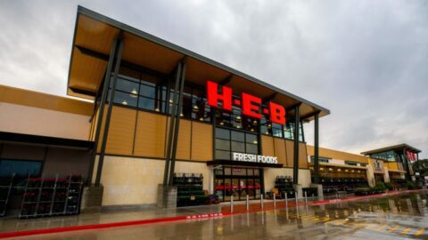 H-E-B has partnered with Thumbtack to help shoppers connect with pet service providers in store.