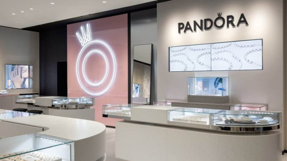 Relaterede pinion ufravigelige How Data and Tech Power Jewelry Brand Pandora's Mission to 'Give a Voice to  People's Loves' - Retail TouchPoints