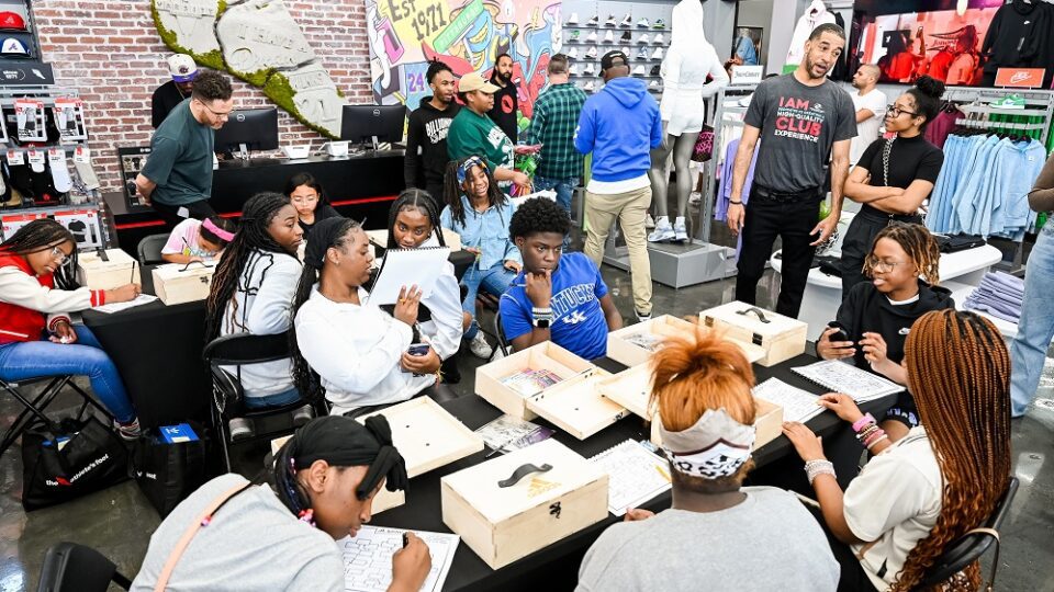 Athlete's Foot WOOD U customization class