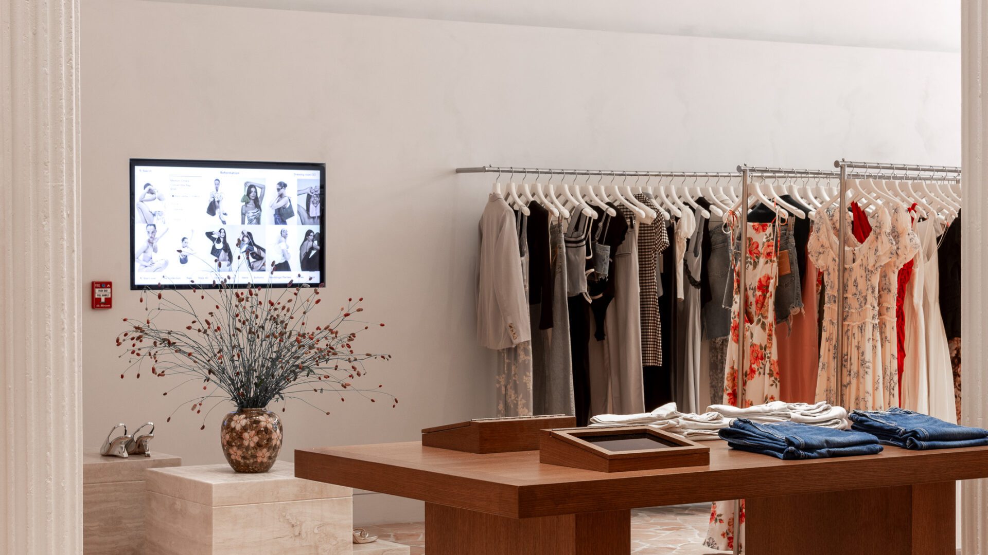 Reformation’s New NYC Flagship Mixes Vintage and High-Tech Elements ...