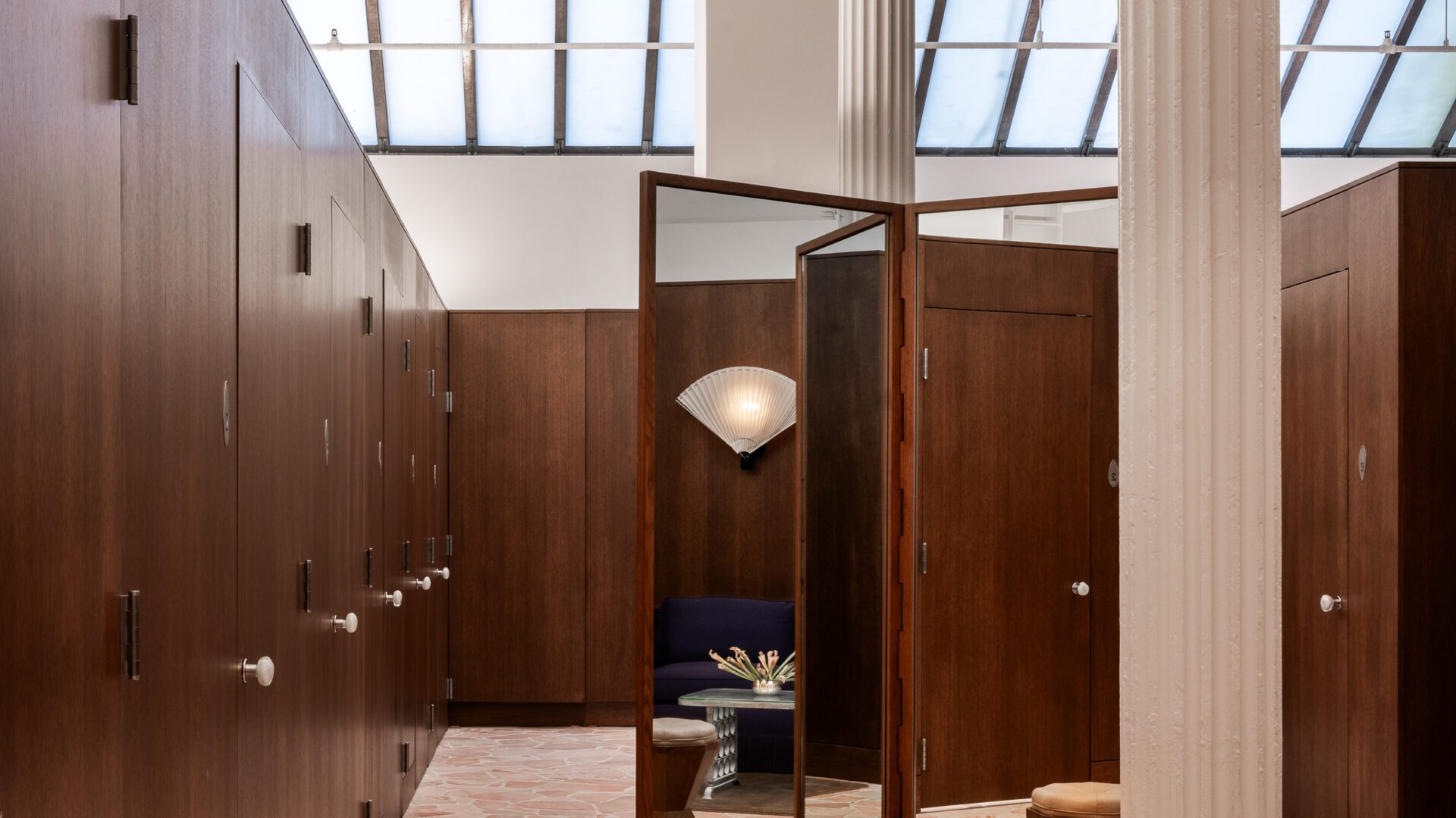Reformation’s New NYC Flagship Mixes Vintage and High-Tech Elements ...