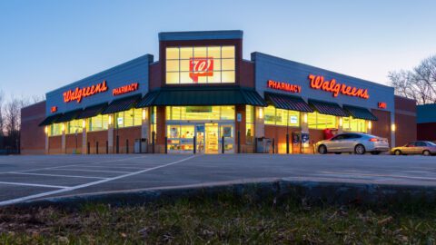 Walgreens has settled a lawsuit from investors in the fallout of its 2015 deal to acquire Rite Aid.