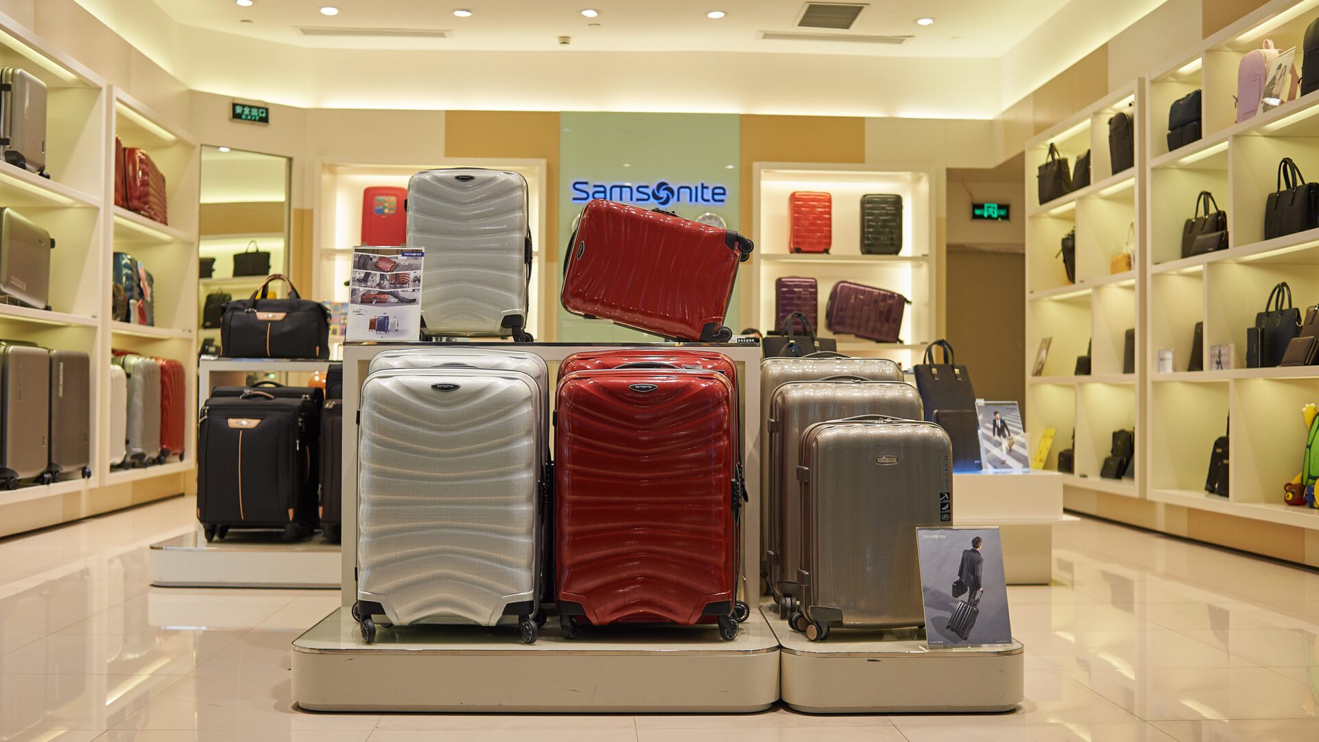 Samsonite Rolls Out MobileDriven PointofService Across Europe