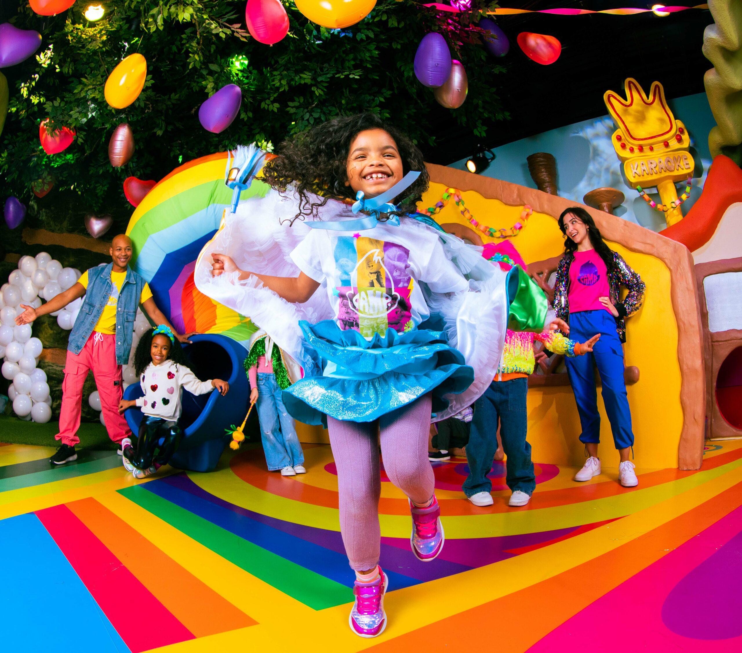 Experiential retailer CAMP is partnering with Simon to bring its concept to two new locations in Philadelphia and Houston.