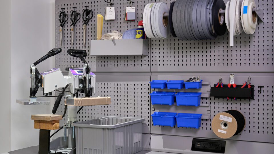 240819_90_TAILORSERVICESBACKWALLDETAILjpg_@jesseliaw