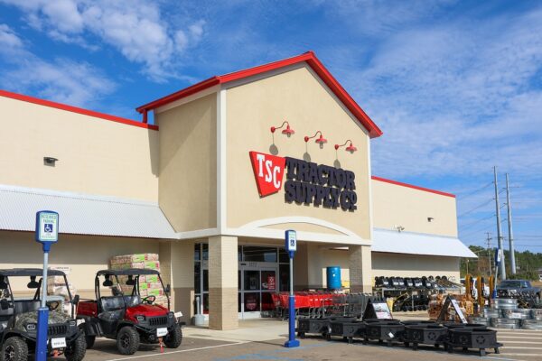 Tractor Supply Grows Long-Term Store Goal to 3,200 Locations