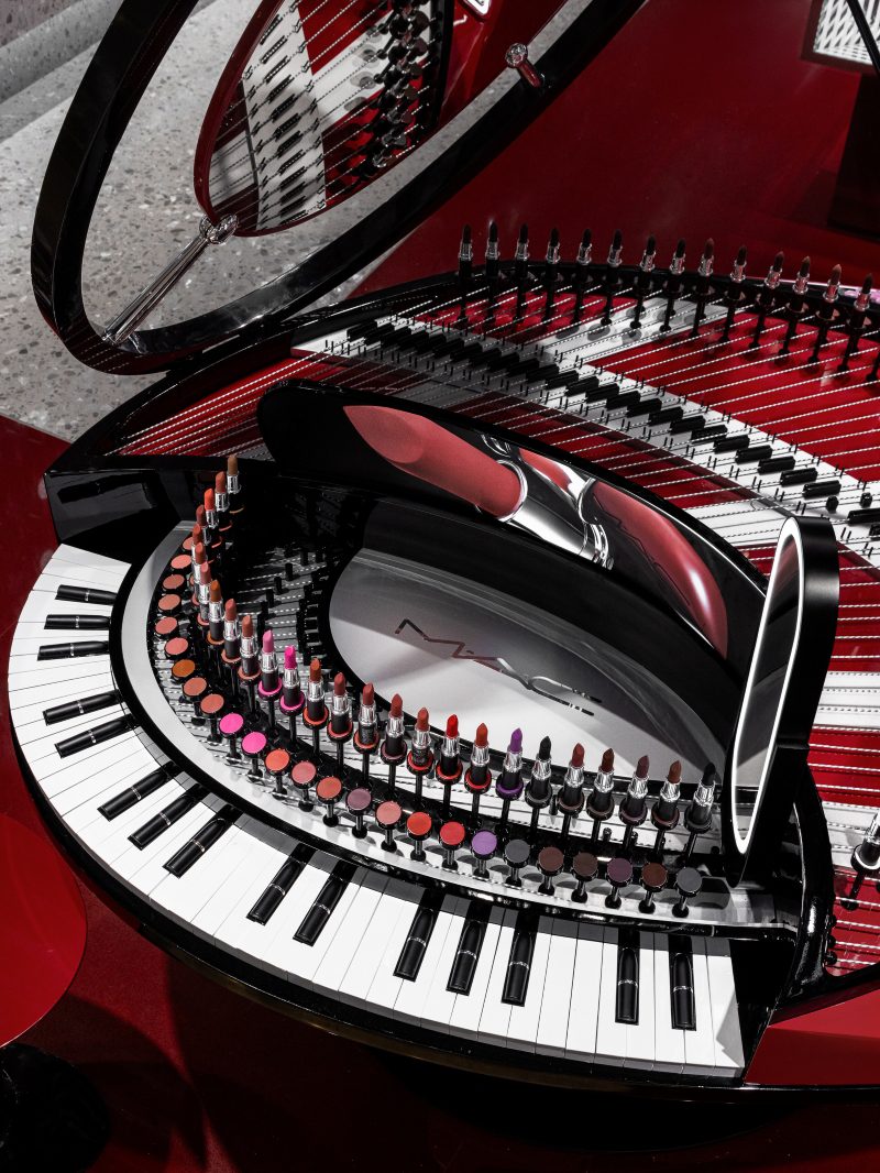 The MAC piano at the new Nanjing flagship with lipstick keys that actually play notes.