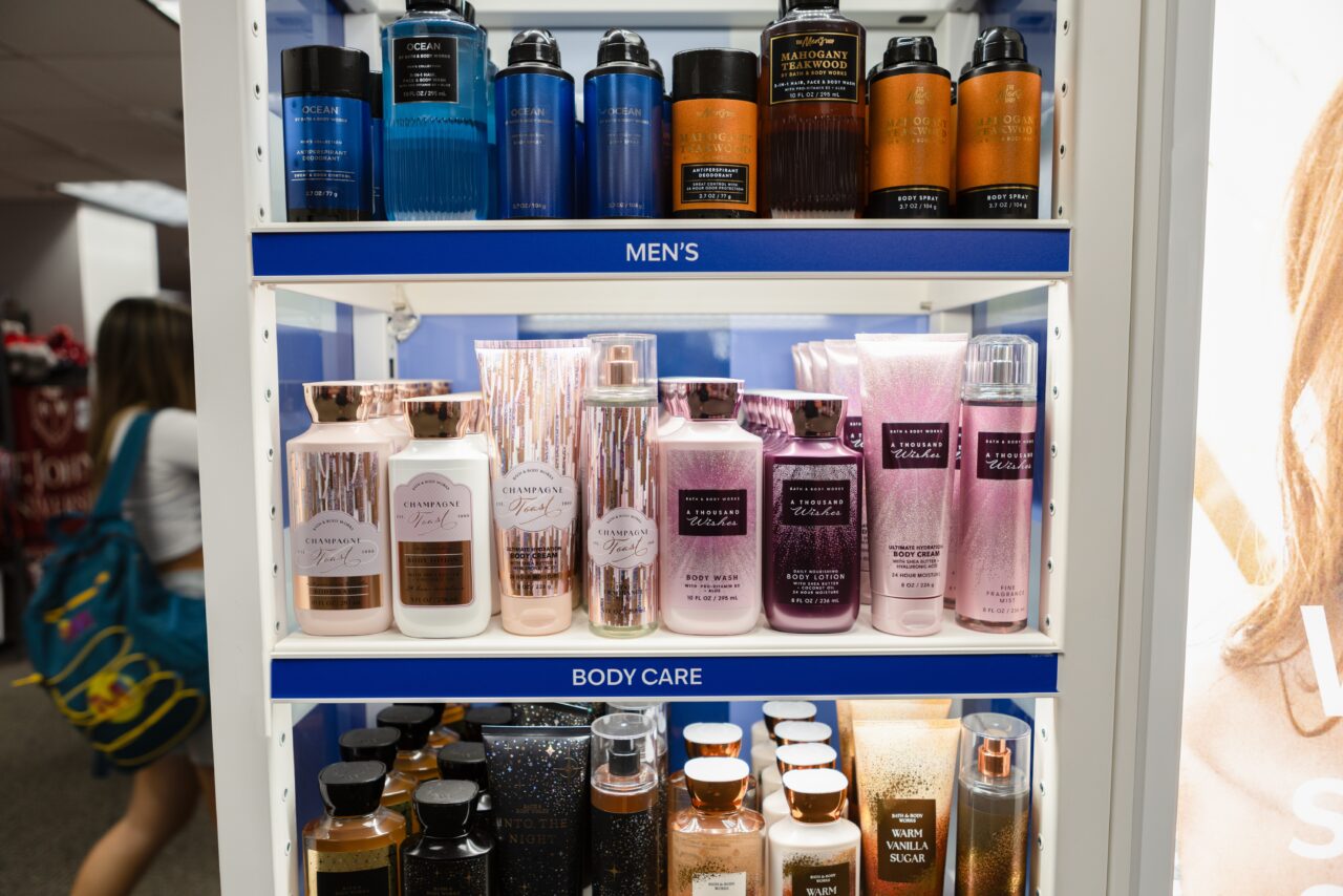 Bath & Body Works kiosk coming to 600 college campuses.