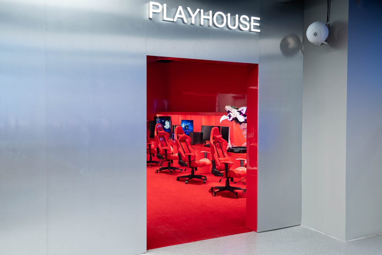 tm:rw Times Square tech retail