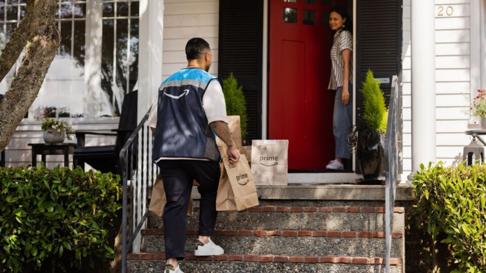 Amazon now delivers perishable groceries to more than 1,000 towns.