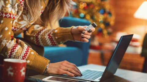 Holiday shoppers are showing a willingness to wait for the best deals this year.