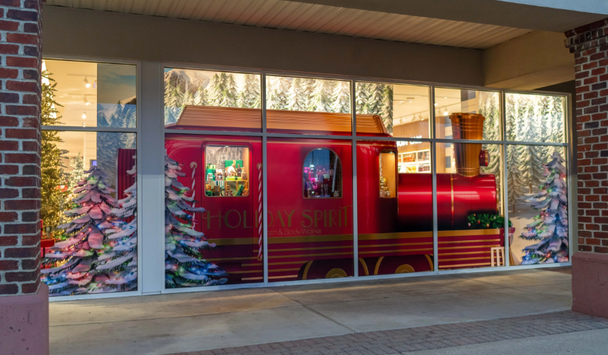 Bath & Body Works seasonal train-inspired window.